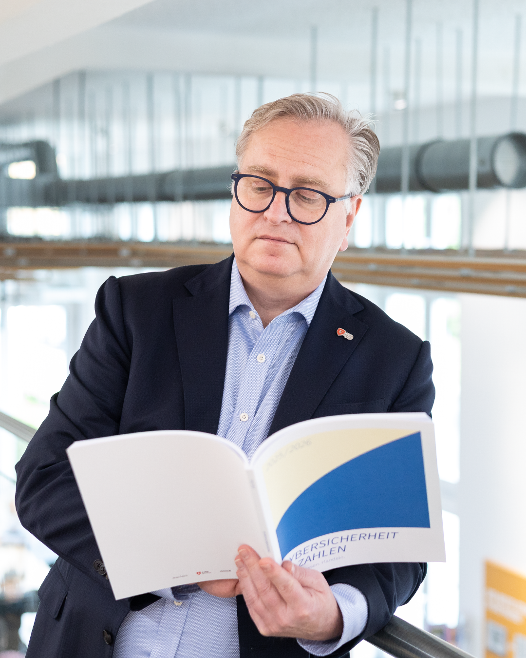 Anderas Lüning reads Cybersicherheit in Zahlen