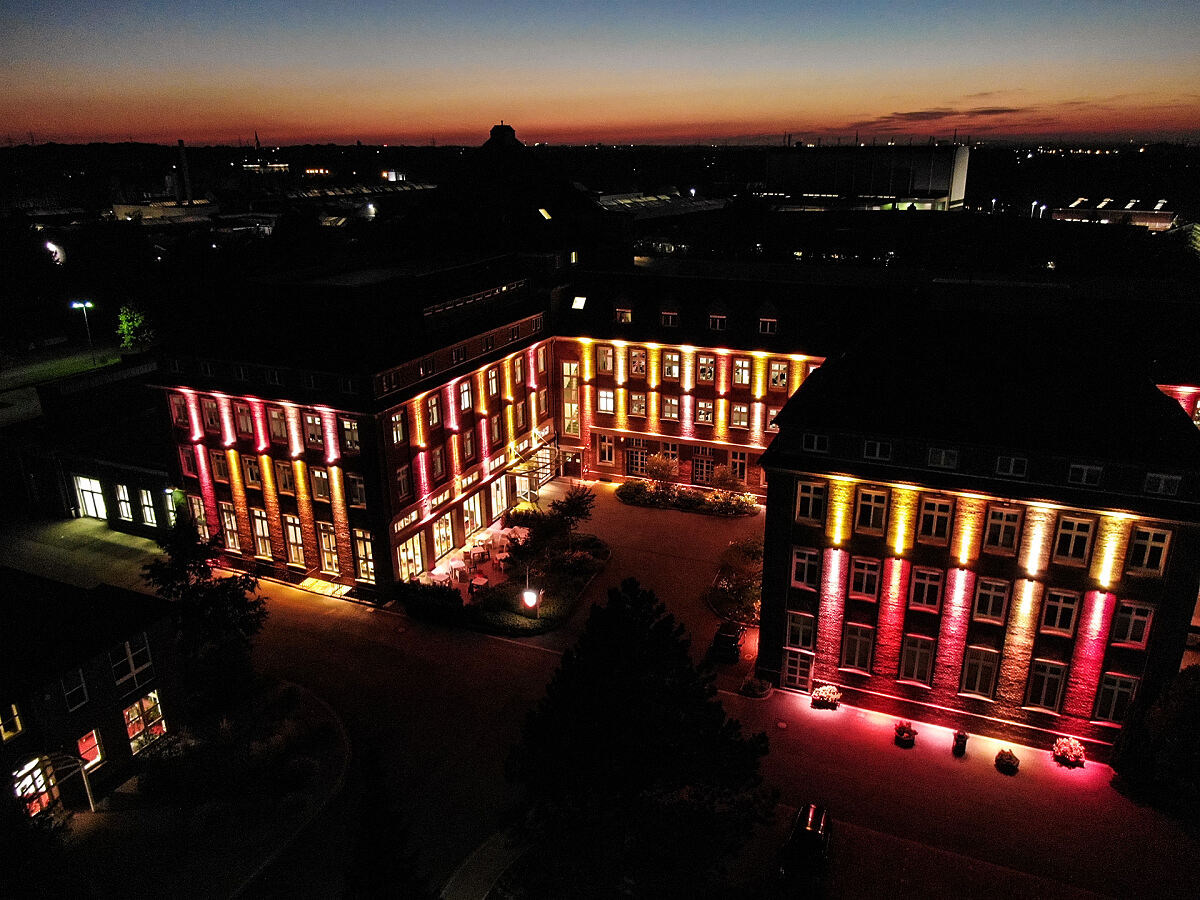 G DATA Campus Bochum abends beleuchtet