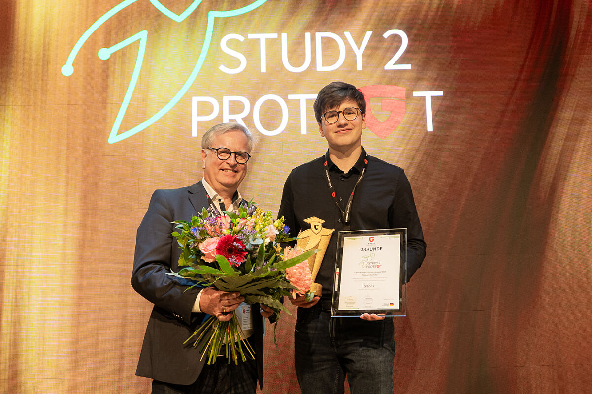 G DATA Study2Protect Award Gewinner Tristan Hornetz mit Andreas Lüning